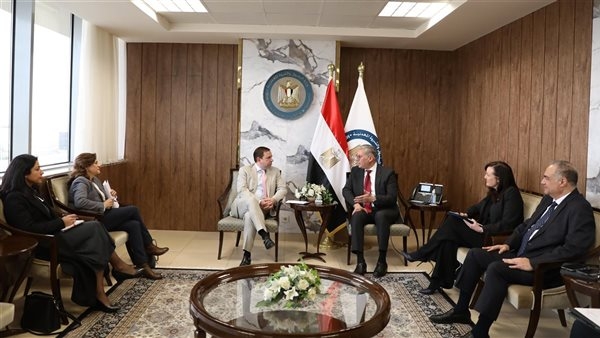 بدوي يبحث مع رئيس شل العالمية سبل زيادة إنتاج الغاز الطبيعي بالبحر المتوسط
