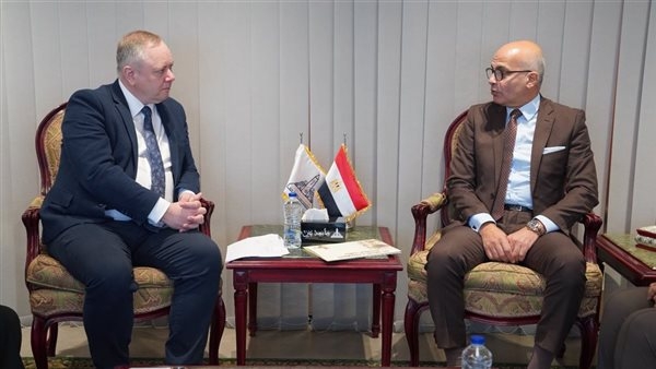 رئيس جامعة عين شمس يستقبل نائب رئيس "إيست لندن"