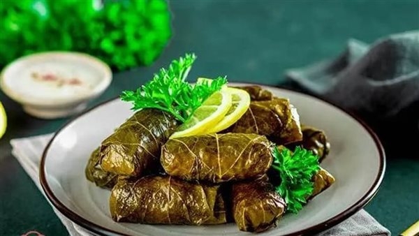طريقة عمل ورق العنب بالكوارع واللحمة