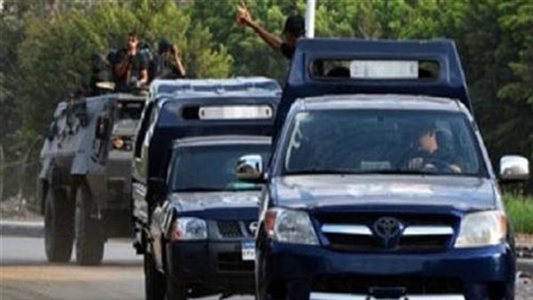 إصابة 4 أشخاص في اصطدام سيارة ربع نقل بمطعمين ببولاق الدكرور