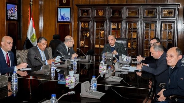 وزير الكهرباء يؤكد على أهمية الالتزام بالمخطط الزمني لمحطة الضبعة النووية