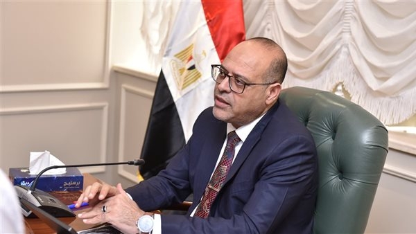 وزير العمل يبحث مستجدات إعداد استراتيجية تطوير مهام وخدمات الوزارة
