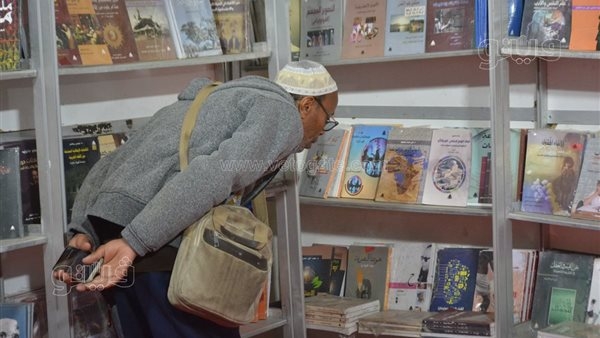تبدأ من جنيه واحد، أسعار كتب الهيئة العامة للكتاب بمعرض فيصل للكتاب (صور)