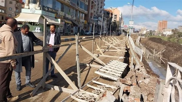استكمال أعمال تطوير كورنيش دكرنس في الدقهلية (صور)