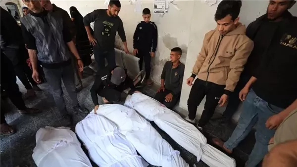 حماس: أكثر من 120 شهيدا في أقل من يوم وعائلات فلسطينية أبيدت بالكامل