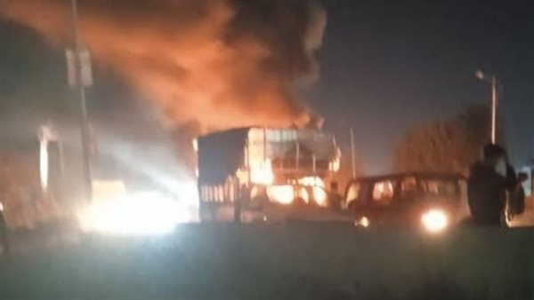 مصرع وإصابة 4 أشخاص في انقلاب سيارة واشتعال النيران فيها بالإسكندرية