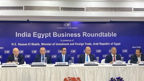 "الخطيب" يستعرض الإصلاحات الاقتصادية والتشريعية لتعزيز ثقة المستثمرين