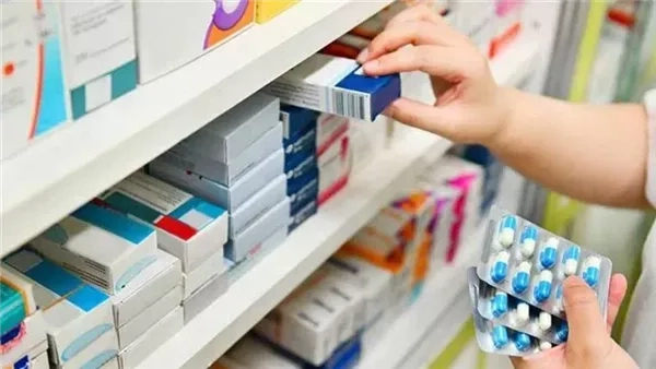 معركة الدواء والدولار.. مقترح جديد لـ«الإمساك» بأسعار الأدوية بعد «إسهال» الارتفاعات المجنونة