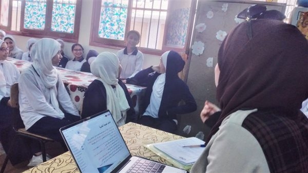 جامعة القناة تنظم ندوة توعوية حول الصحة النفسية للمراهقات (صور)