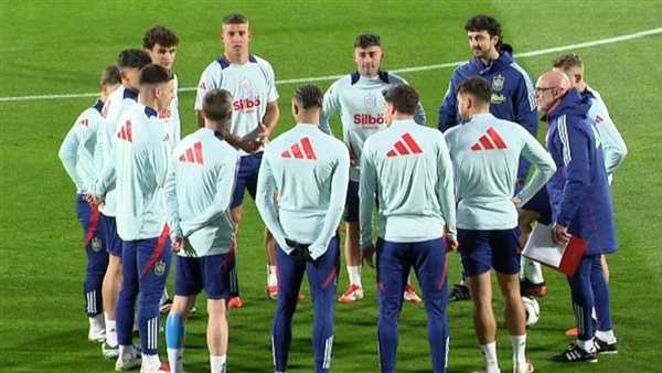تدريبات تحت الأمطار، شاهد مران منتخب إسبانيا استعدادًا لمواجهة هولندا