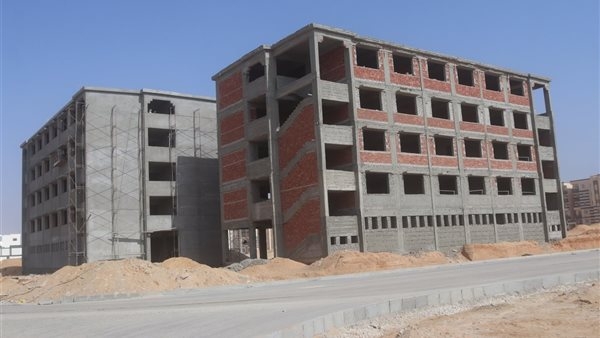 رئيس جهاز العاشر من رمضان يجتمع مع الاستشاريين لمتابعة تنفيذ المشروعات السكنية والصناعية
