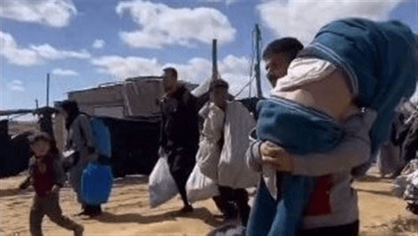 أصوات بكاء وذعر، مقطع مؤلم يوثق نزوح أهل غزة من تل السلطان (فيديو)