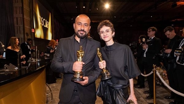 مستوطنون يعتدون بالضرب على المخرج الفلسطيني الحاصل على أوسكار وجيش الاحتلال يعتقله (فيديو)