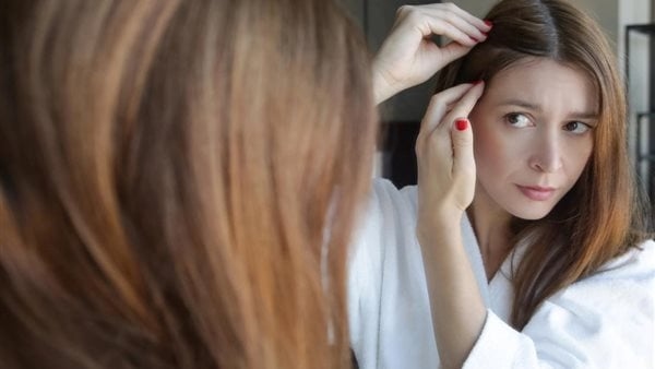 متى يدل ظهور الشعر الأبيض إلى الشيخوخة المبكرة؟