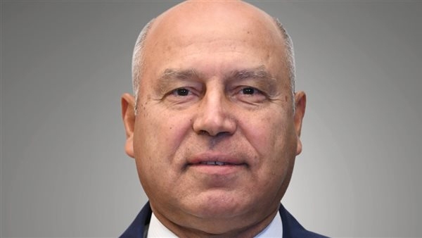 توقيع عقد حق الانتفاع لقطعة أرض مساحة مع شركة الستوم ببرج العرب لإنشاء مجمع صناعى