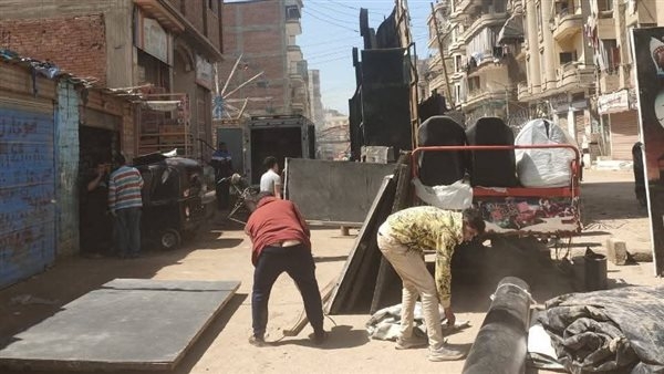 تنفيذ حملة إشغالات والتصدي للباعة الجائلين بدكرنس (صور)
