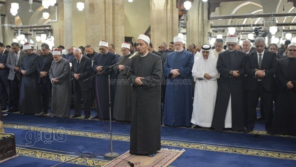 آخر جمعة في رمضان بالأزهر، صلاة ودعاء وحضور حاشد بالآلاف (فيديو وصور)