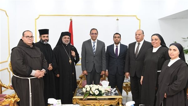 محافظ قنا يستقبل وفود كنائس المحافظة لتقديم التهنئة بعيد الفطر المبارك