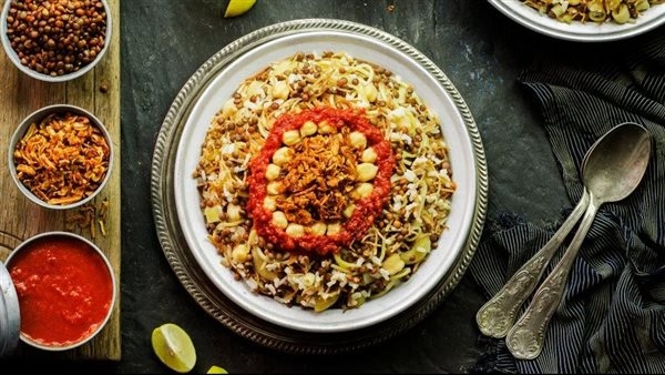 الأكلة الرسمية أخر يوم رمضان، طريقة عمل الكشري المصري زي المحلات