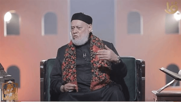 فتيات تسأل عن حكم أموال التيك توك والصلاة بـ لبس ضيق، وعلي جمعة يرد