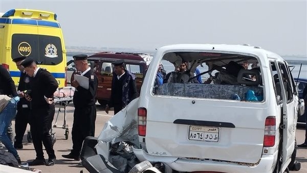 إصابة شخصين إثر انقلاب ميكروباص أعلى كوبري أحمد عرابي