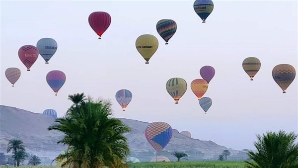 هبوط اضطراري لـ 6 بالونات طائرة في الأقصر بسبب سرعة الرياح