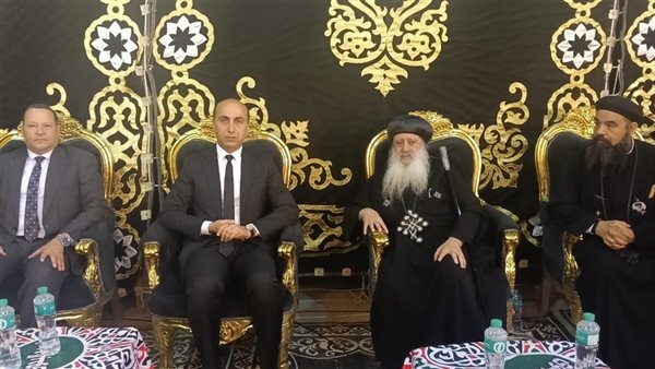 رئيس جامعة دمنهور يترأس وفد العزاء في وفاة الأنبا باخوميوس