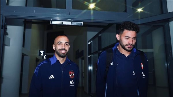 بعثة الأهلي تصل ملعب مباراة صن داونز (فيديو)