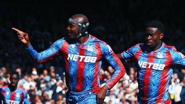 كريستال بالاس بـ 9 لاعبين يفوز على برايتون 2-1 في الدوري الإنجليزي