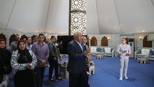 محافظ الوادي الجديد يتفقد مشروعات تطوير العاصمة الإدارية بالخارجة