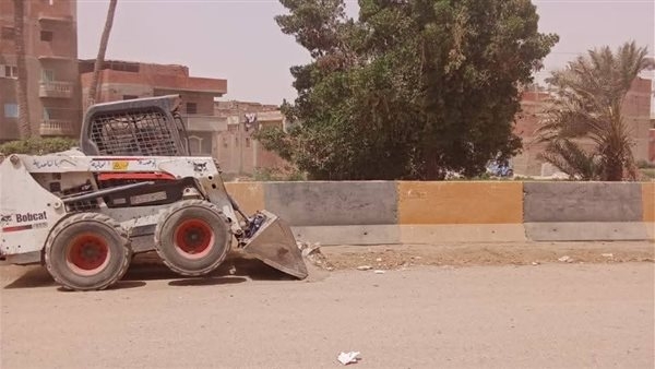 رئيس مدينة العياط يستمع لشكاوى أهالي قرية كفر طرخان بشأن الخدمات العامة