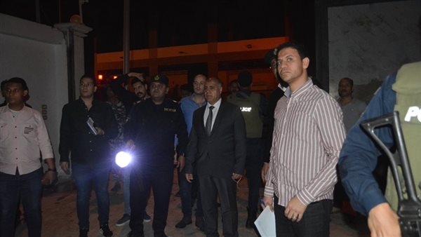 صوت الانفجارات هز المدينة، حريق هائل فى مصنع فوم بسوهاج الجديدة (فيديو)