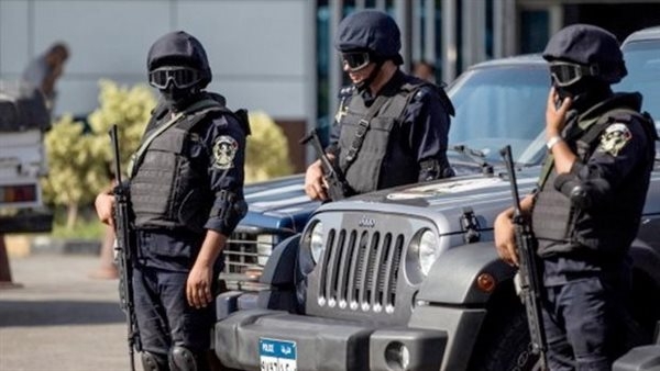 أغلق الأبواب وغير خط سيره، فتاة تتهم سائق سيارة تطبيق شهير بمحاولة خطفها بالمقطم