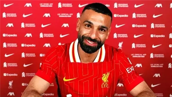 حساب البريميرليج يفاجئ الجميع بعد تجديد عقد محمد صلاح مع ليفربول