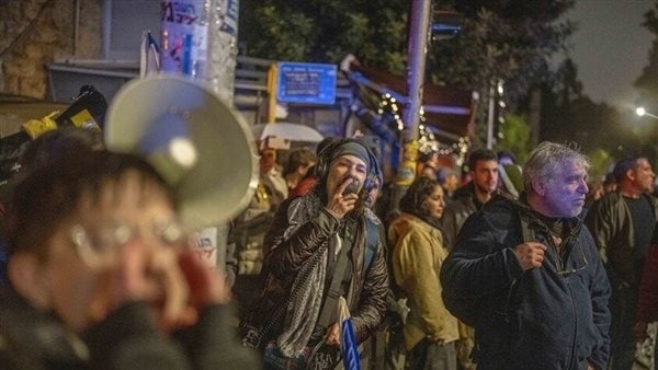 إعلام عبري: عشرات الجنود المصابين بأمراض نفسية يتظاهرون أمام وزارة جيش الاحتلال