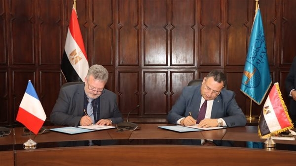اتفاقية بين جامعة الإسكندرية وجامعة ليتورال الفرنسية لإنشاء درجات مزدوجة