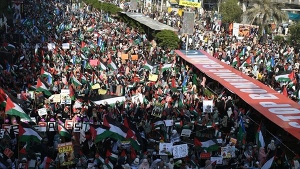 بهتاف "لبيك يا غزة"، باكستان تنتفض تضامنا مع الشعب الفلسطيني (فيديو)