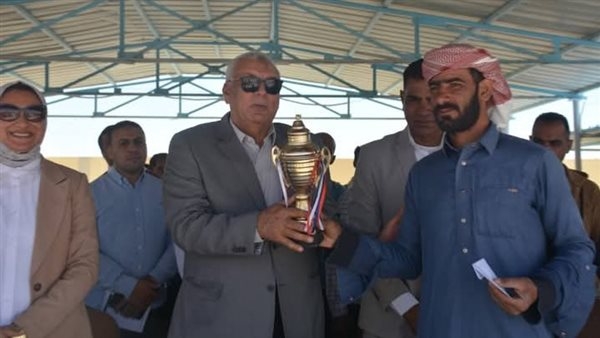 50 ألف جنيه جوائز، محافظ الوادي الجديد يشهد ختام سباق "بغداد" للهجن والفروسية