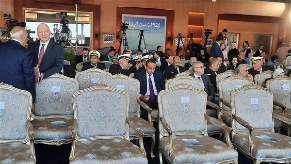 استعدادًا لـ"يوم التفوق" بقناة السويس، بدء تقديم خدمة التخلص الآمن من مخلفات السفن