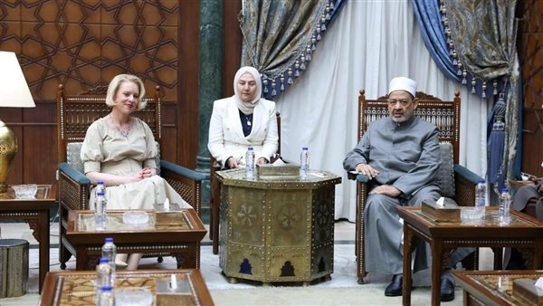 شيخ الأزهر يستقبل رئيسة البرلمان السلوفيني ويتفقان على تكثيف الضغط لإنهاء العدوان على غزة