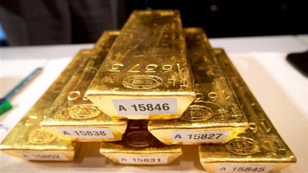 سعر الذهب ينخفض من أعلى مستوياته بنسبة 1.5% وسط عمليات جني الأرباح