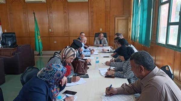 محافظ القليوبية يترأس اللجنة العُليا للإعلانات لبحث طلبات المُعلنين