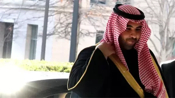 في زيارة غير عادية، وزير الدفاع السعودي يصل إيران (فيديو)