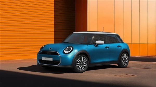 أسعار ومواصفات سيارات MINI Cooper خماسية الأبواب (صور)