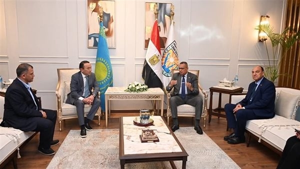 محافظ جنوب سيناء يستعرض مع سفير كازاخستان المشروعات السياحية بسانت كاترين