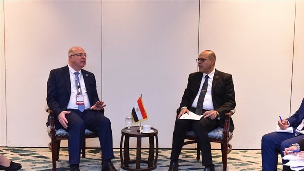 وزير العمل يلتقي نظيره اللبناني لبحث التعاون المشترك