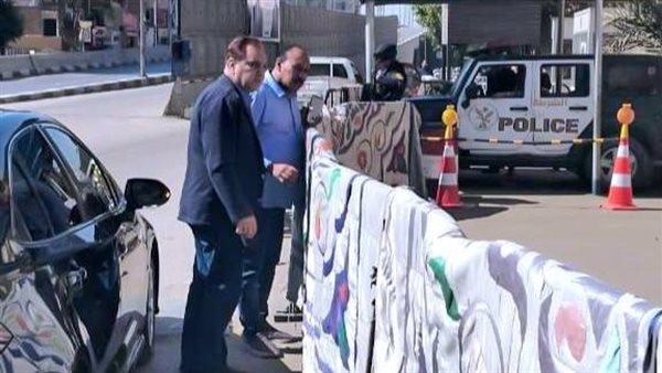 سكرتير سوهاج يتابع أعمال النظافة في محيط الكنائس استعدادا لاستقبال عيد القيامة