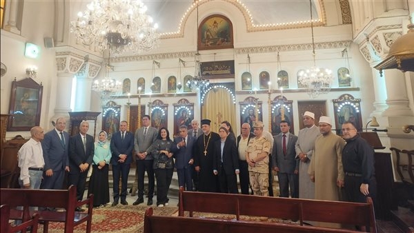 توزيع الشوكولاتة والهدايا على الأقباط المحتفلين بعيد القيامة في الدقهلية (فيديو وصور)