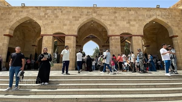 إقبال كبير على حديقة الأزهر للاحتفال بشم النسيم (فيديو وصور)