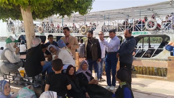 زحام على الرحلات النيلية بالمنصورة احتفالا بشم النسيم (فيديو وصور)